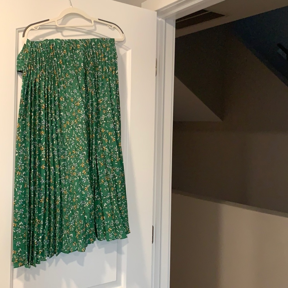Max studio skirt